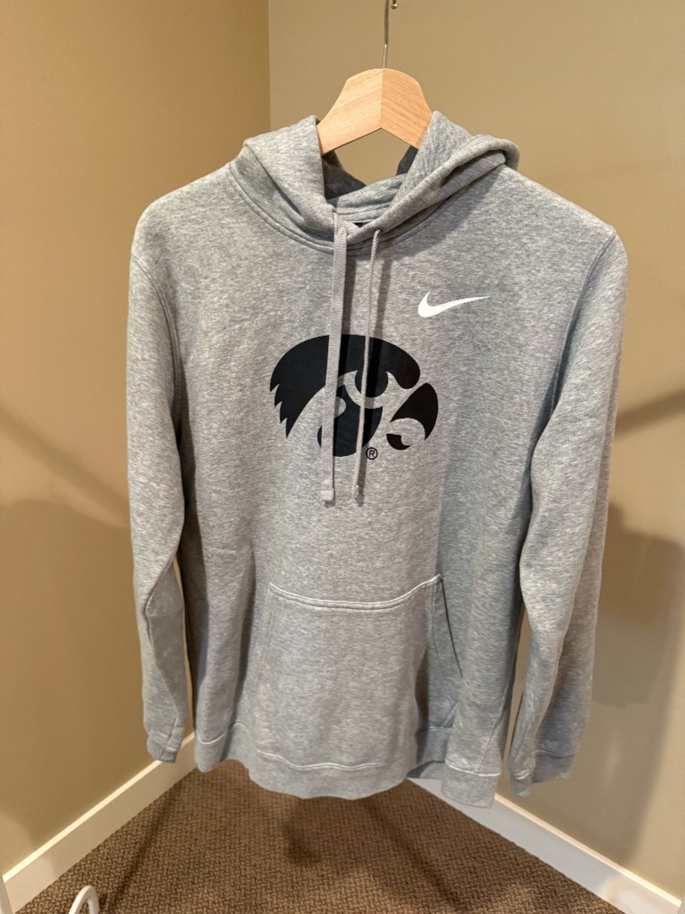 Nike, Iowa Hawkeye Sweatshirt, Women's Size Medium